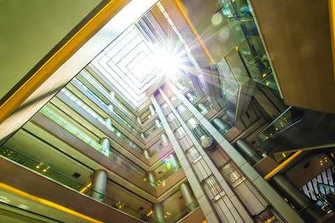 istock-180494350-Hydraulic Elevator Systems
