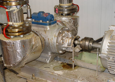 Die Pumpen der Allweiler-Baureihe SNH fördern bis zu 5.300 l/min bei einem max. Förderdruck von 100 bar und einer max. Mediumtemperatur von 250°C. Die Maximalwerte bei Nyrosten liegen bei 510 l/min, 15 bar und 180 °C.